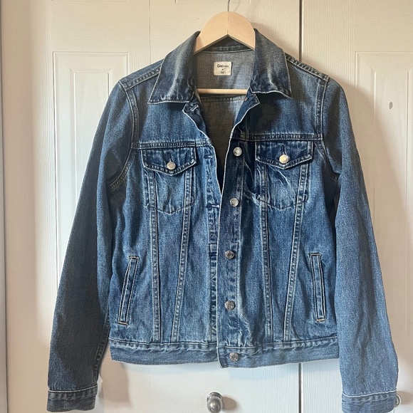 gap  medium wash denim jacket - Picture 1 of 6
